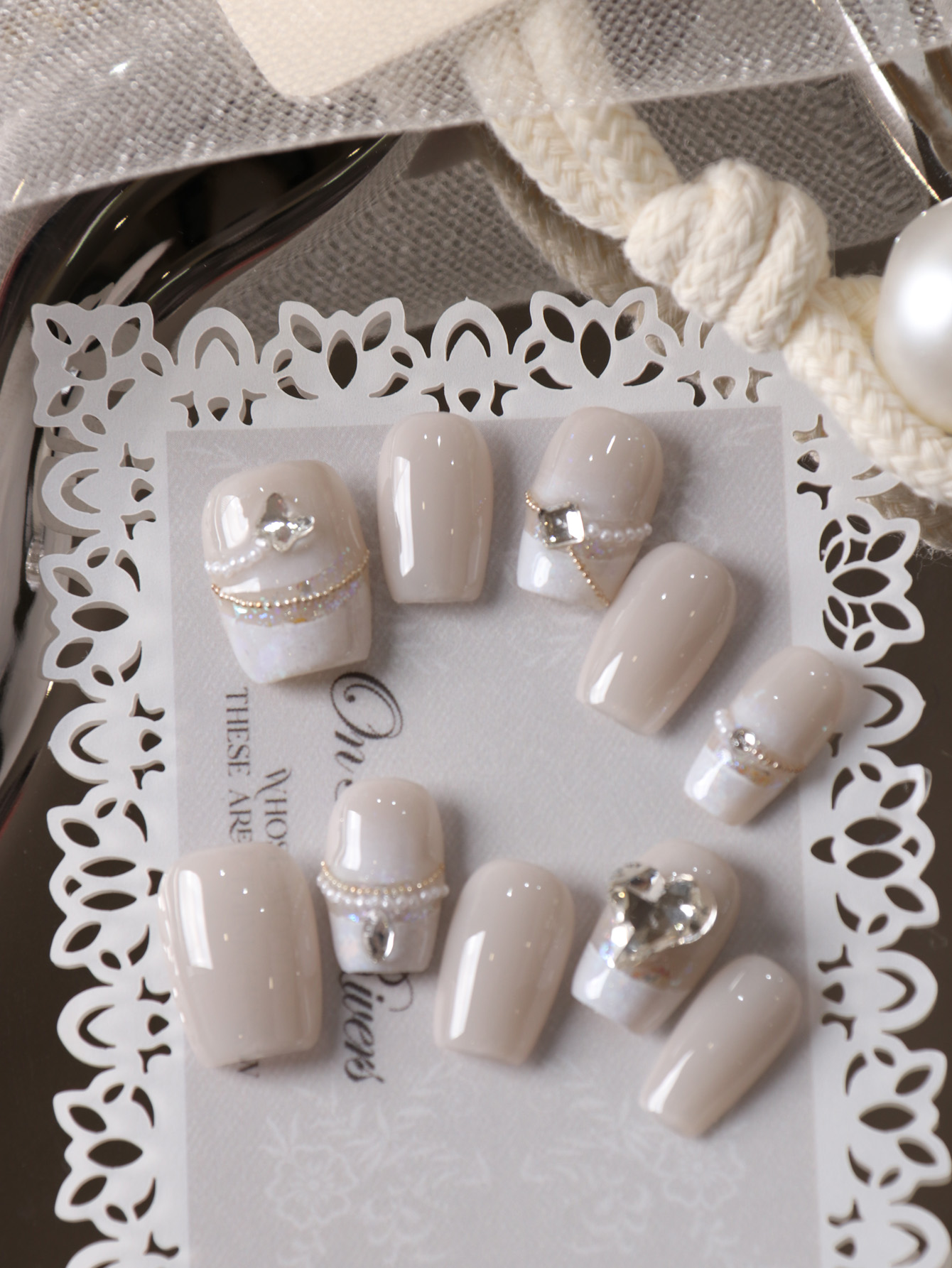 Nail Adhesive Tab - 10 шт. накладных ногтей: короткие белые