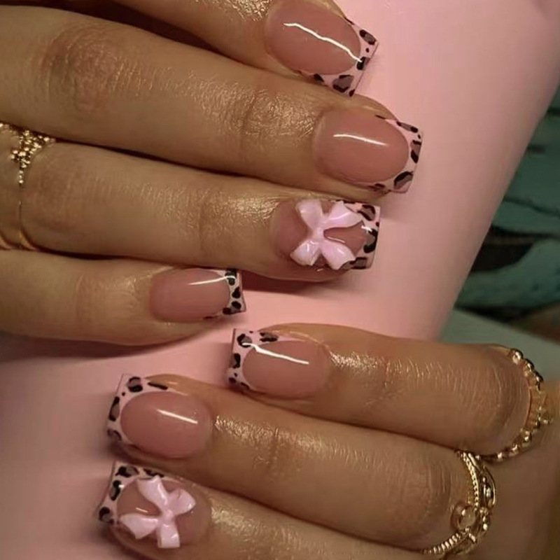 Розовые накладные ногти с леоп – обзор и цена Nail Art Y2K